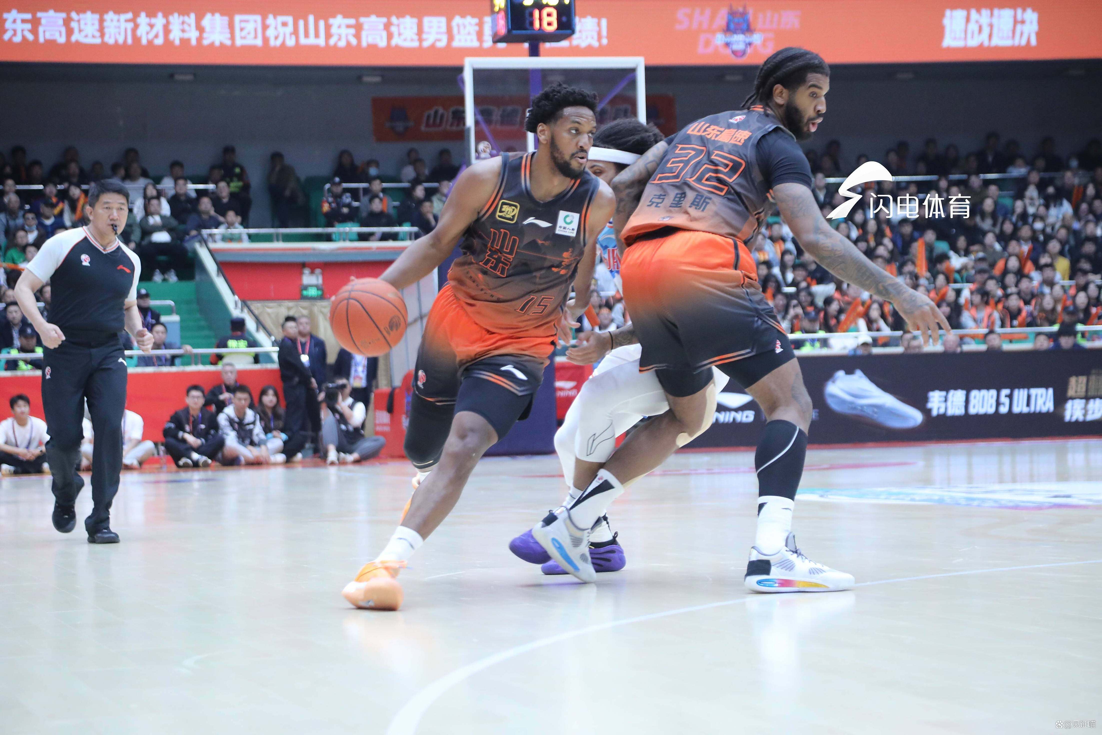加时末段体能课后，山东男篮扳平良机备战CBA常规赛，更衣室稳定，团队化学反应显著的简单介绍